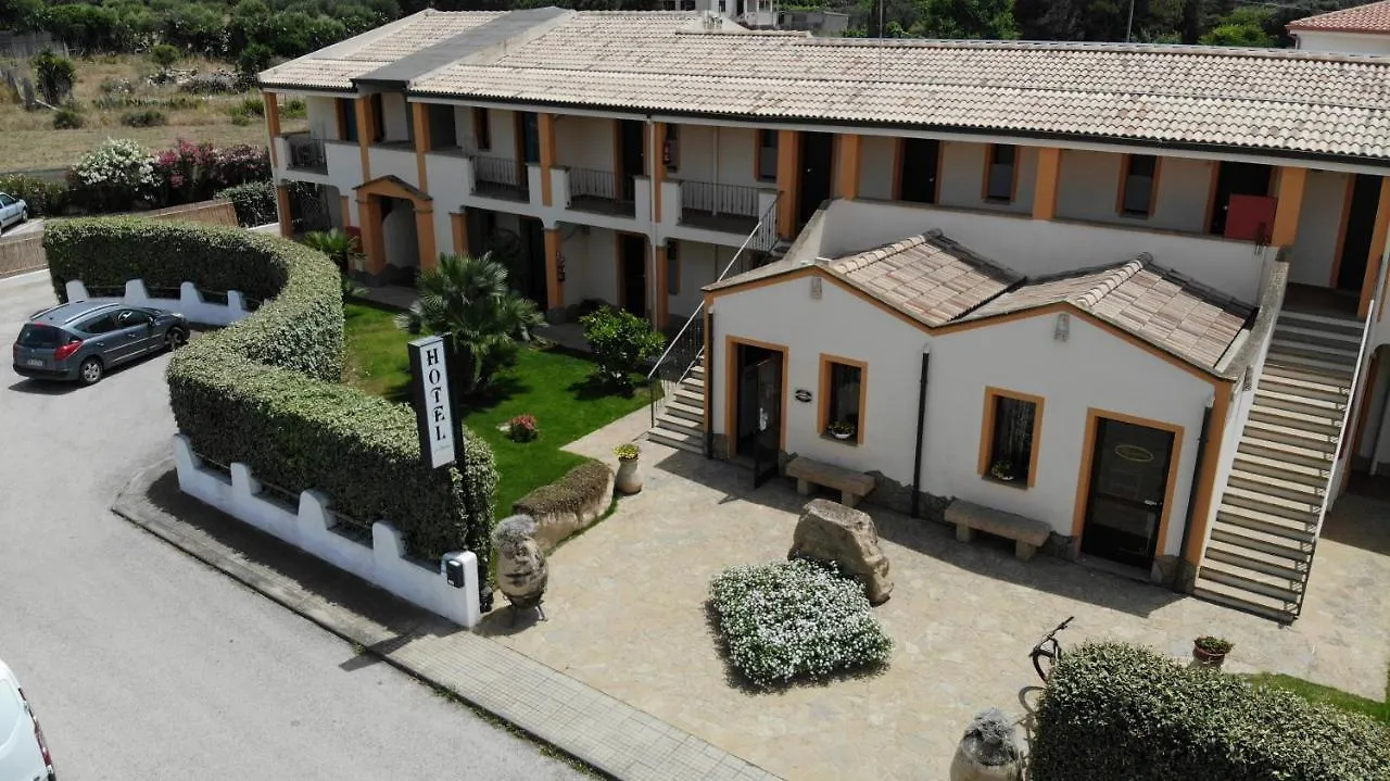 Le Sabbie Hotel Calasetta 3*,